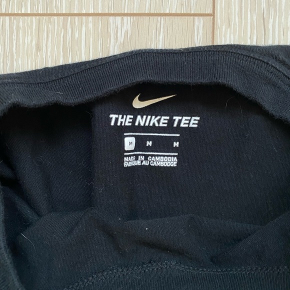 COPY - Nike “Big Logo” T-Shirt - Picture 3 of 3